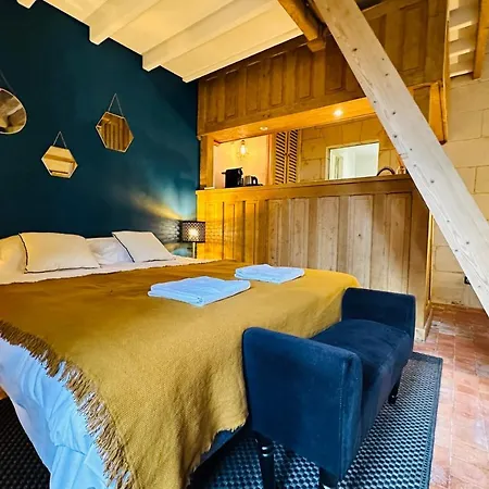 Apartamento T1 Bis Of Character With Mezzanine In Old